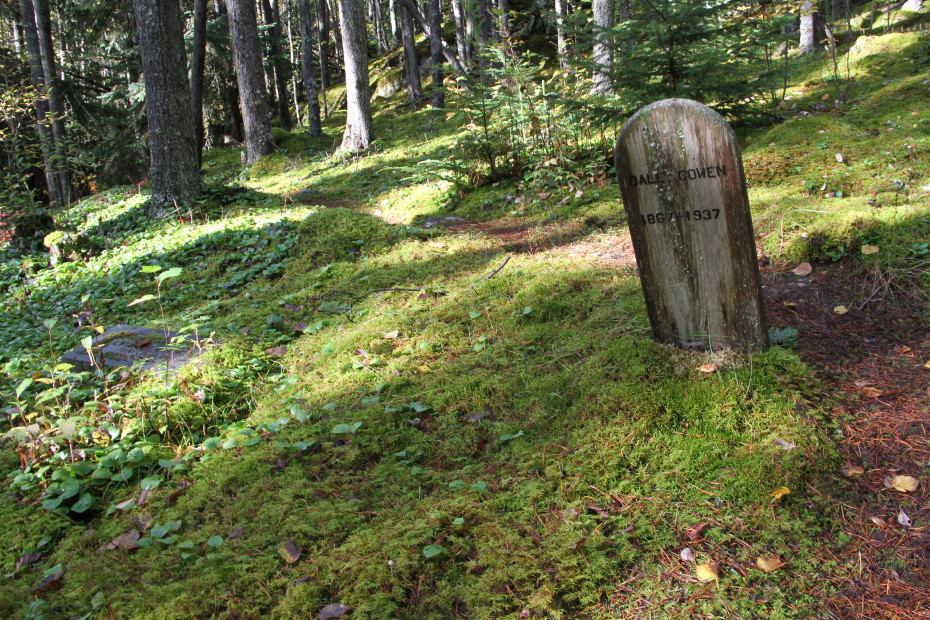 Grave of Dale Cowan in the Pioneer Cemetery at Skagway, Alaska