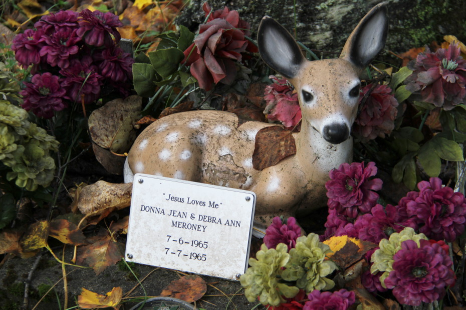 Grave of Donna Jean & Debra Ann Meroney in the Pioneer Cemetery at Skagway, Alaska