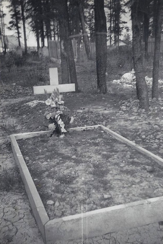 Grave of Lula Belle Grey (Palmer) in the Whitehorse Pioneer Cemetery, Yukon