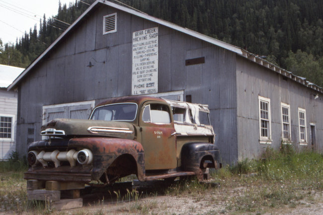 The Auto Repair Shop in July 1995. Photo by Murray Lundberg.
