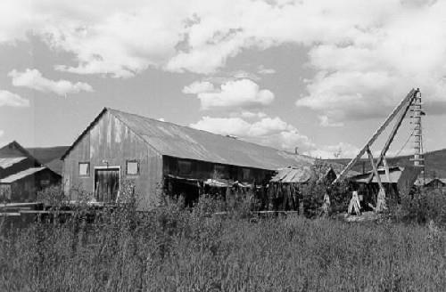 View of Warehouse No. 1 at Bear Creek, showing the simple and functional nature of its design, 1988. Photo by Parks Canada.
