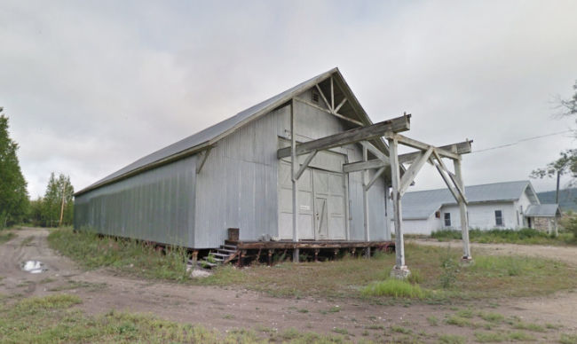 Warehouse No. 3, with the Gold Room in the background, in July 2015. Photo by Google.
