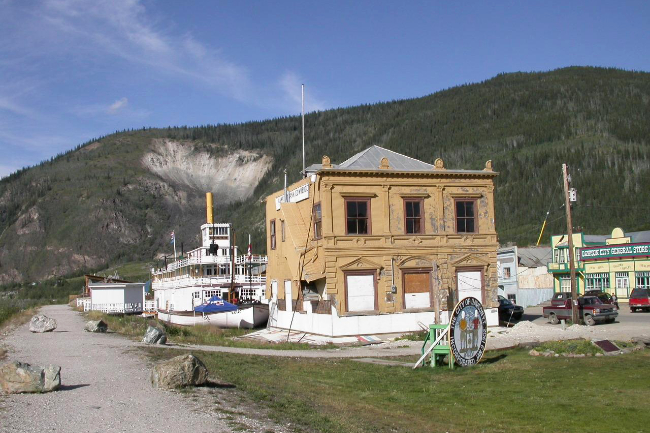 The Canadian Bank of Commerce, Dawson, August 4, 2007. Photo by Murray Lundberg.