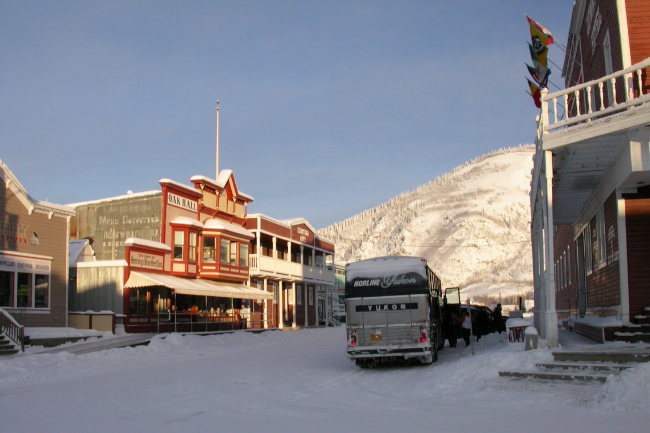 Winaut's Store on November 23, 2003. Photo by Murray Lundberg.