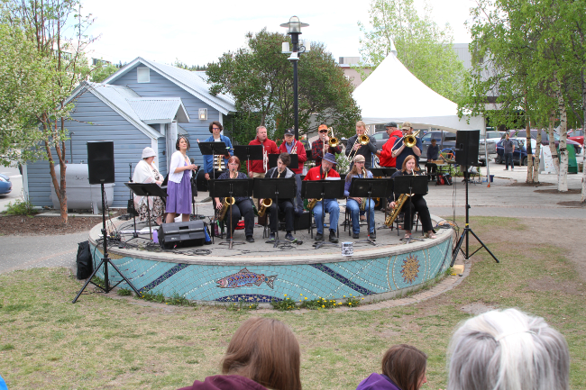 Fawn Fritzen and The Big Band perform in Lepage Park behind Smith House, May 19, 2019. Photo by Murray Lundberg.