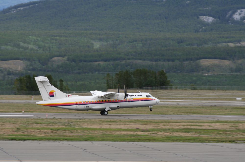 A photograph of C-FIQU, an Aerospatiale ATR 42-300