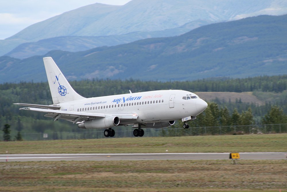 A photograph of C-FJLB, a Boeing 737-201