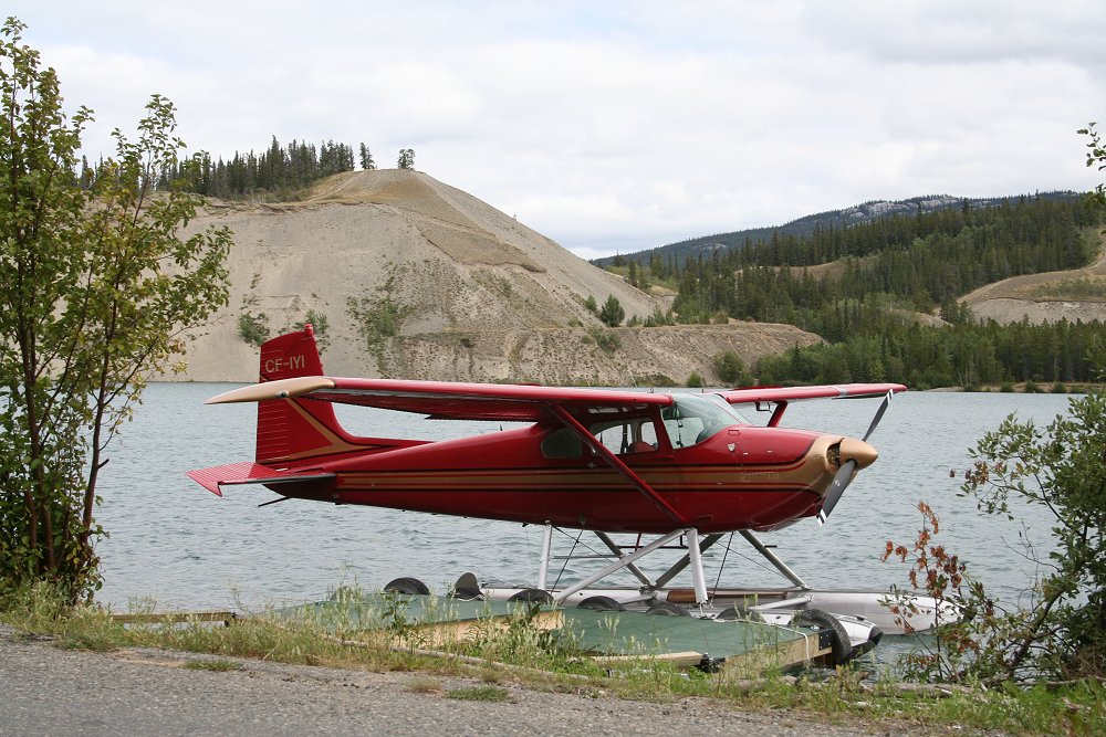 A photograph of C-FIYI, a Cessna 180