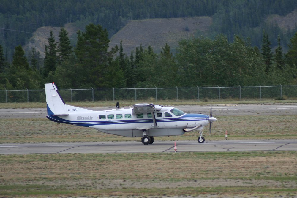 A photograph of C-FSKF, a Cessna 208B