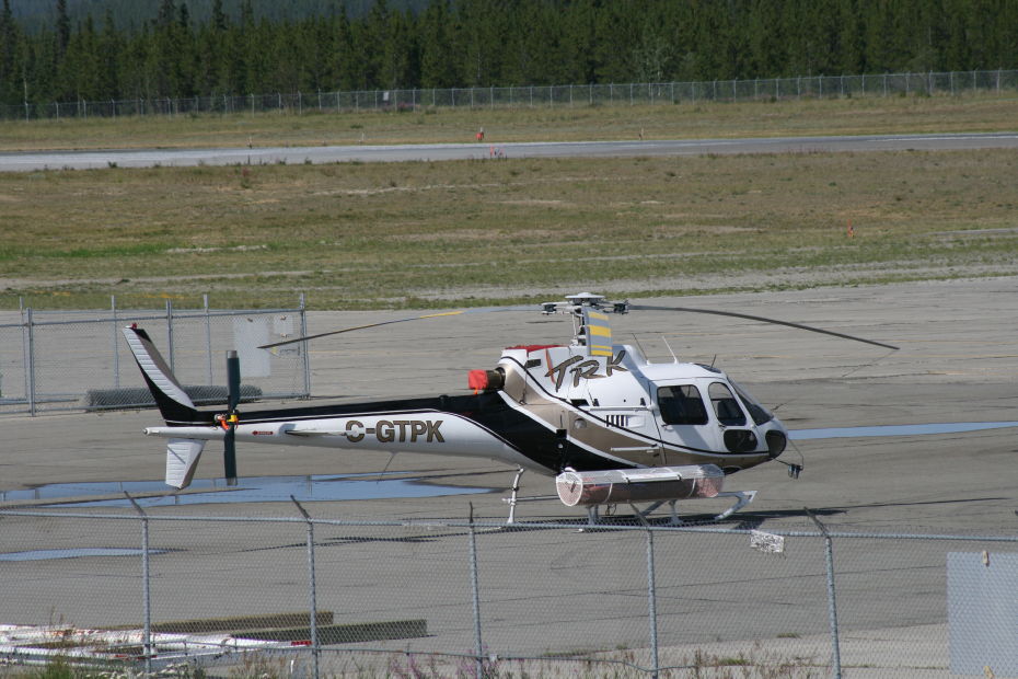 C-GTPK, a 1986 Aerospatiale AS-350B-2 Ecureuil operated by TRK Helicopters