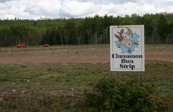 Braeburn airport, Yukon
