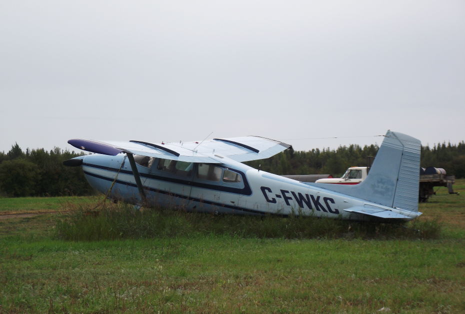 C-FWKC, a 1967 Cessna 180H Skywagon