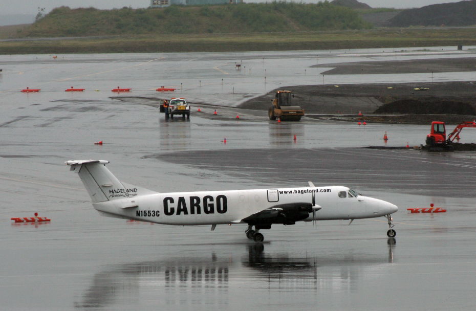 N1553C, a 1988 Beech 1900C operated by Hageland Aviation