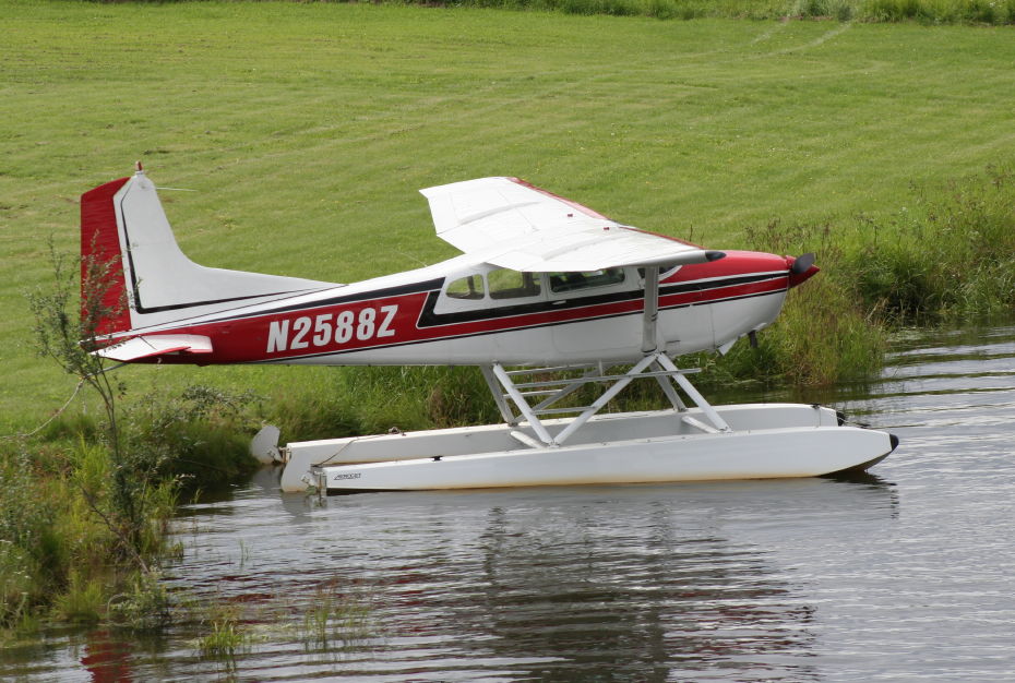 N2588Z, a 1963 Cessna 185B Skywagon