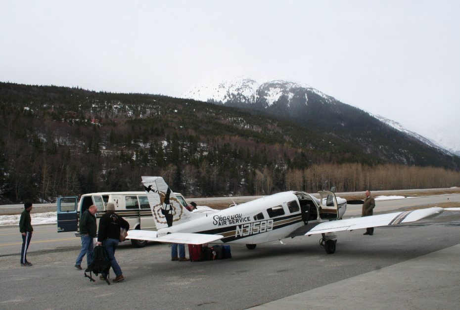 N31589, a Piper PA-32-300 Cherokee Six operated by Skagway Air Services