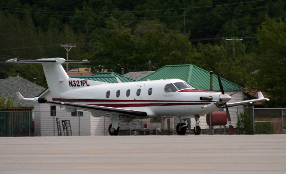 N321PL, a 2000 Pilatus PC-12/45