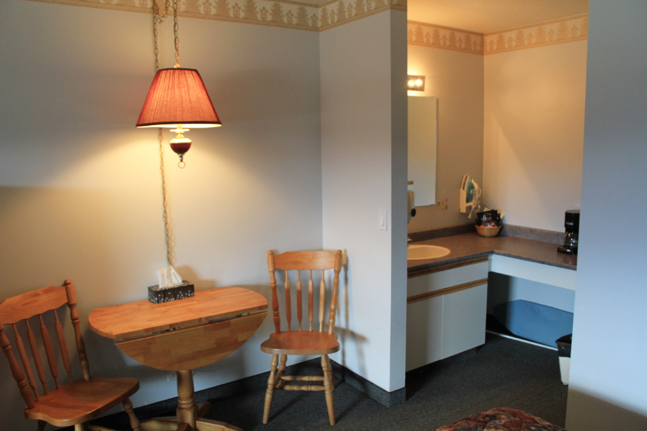 Alcan Motor Inn, Haines Junction, Yukon