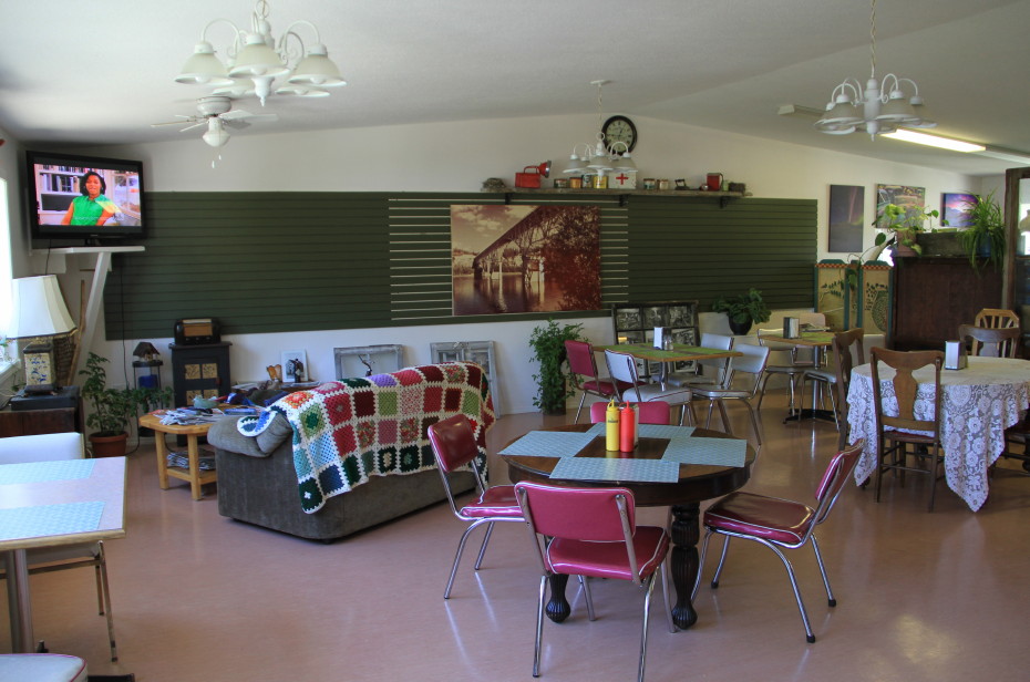 Johnson's Crossing Lodge on the Alaska Highway