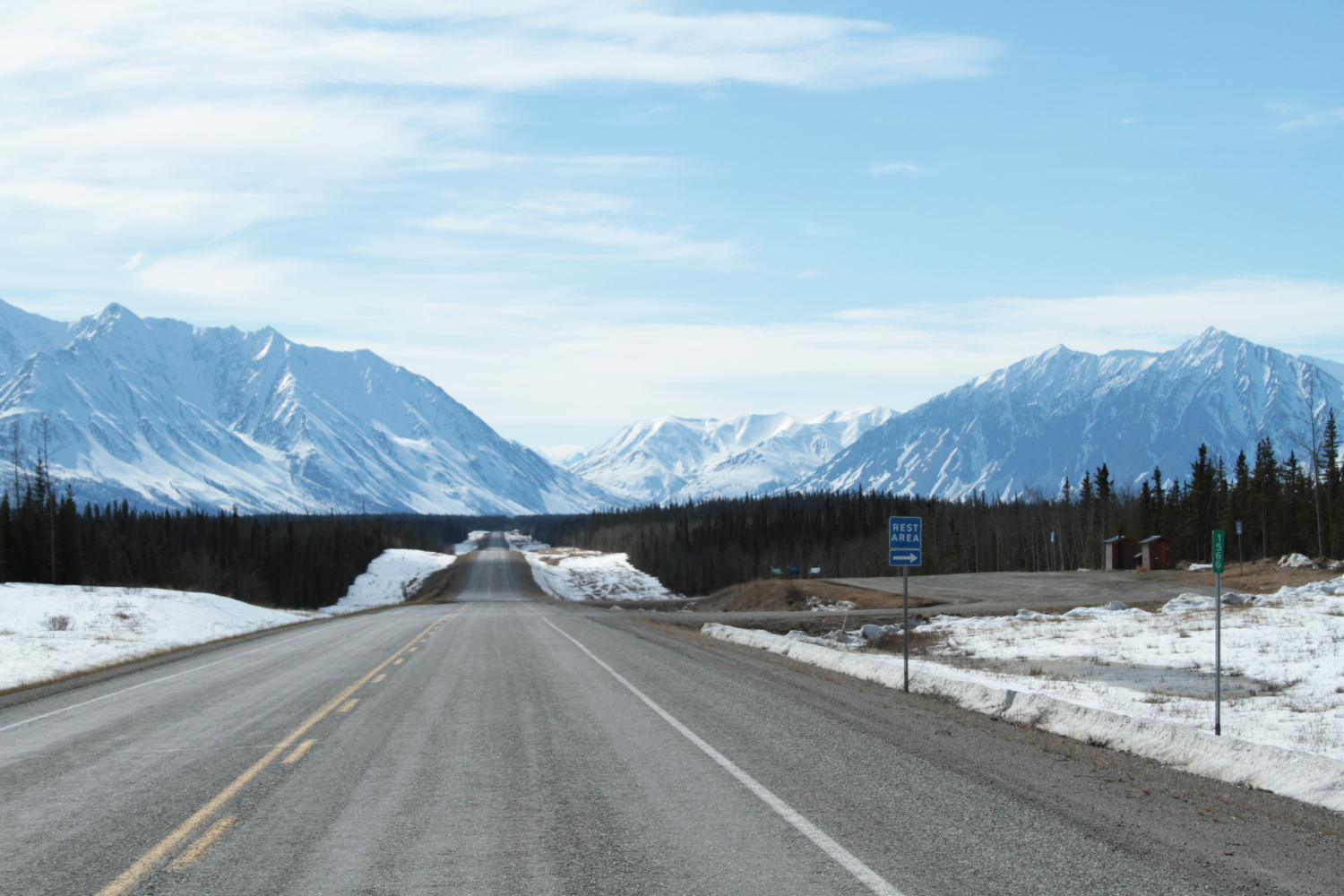 Rest area at Alaska Highway Km 1566