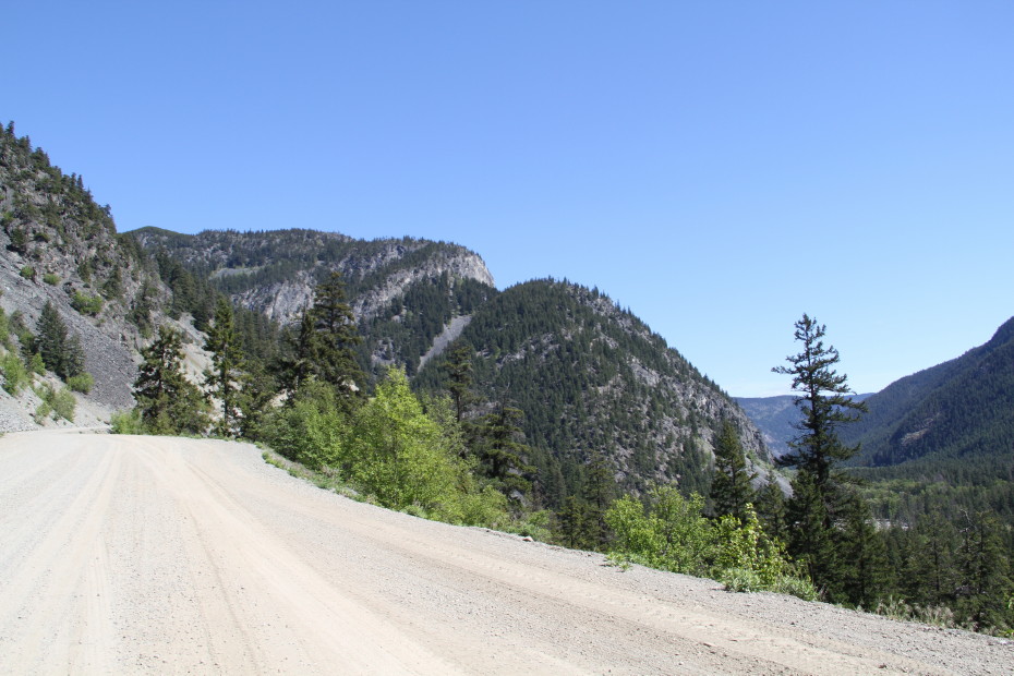 The view ahead 1.6 km from the bottom of the Bella Coola hill