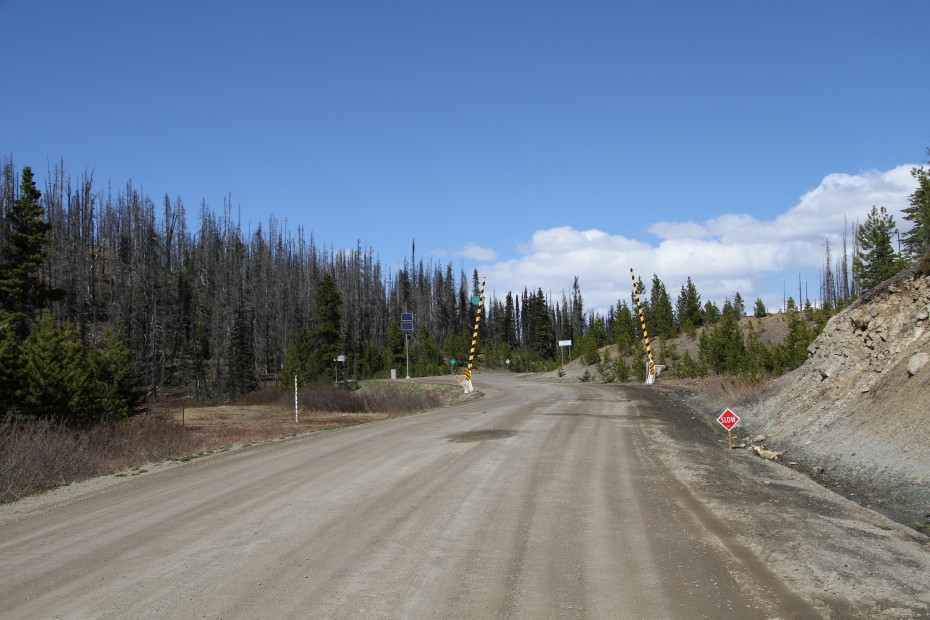 The approach to Heckman Pass Summit in May 2016.