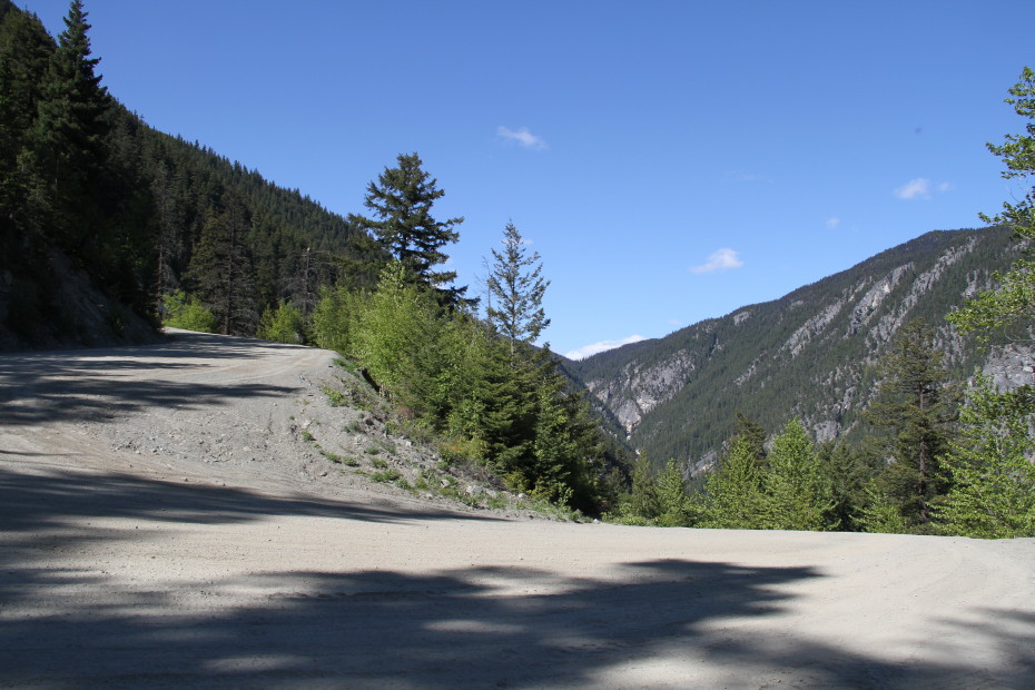 The third hairpin turn, at Km 14.2 from the top of The Hill leading to Bella Coola, in May 2016.