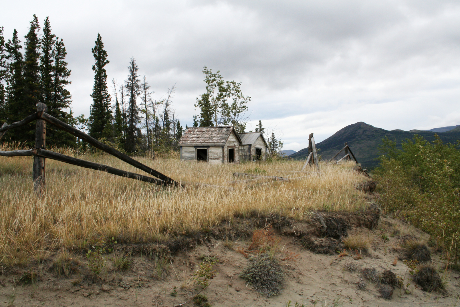 Canyon First Nation cemetery, Yukon