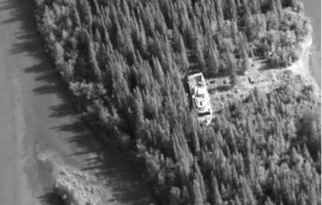 Aerial photo of Hootalinqua Island in 2006
