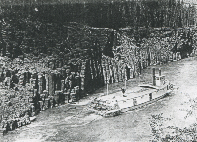 Sternwheeler Willie Irving running Miles Canyon in 1898