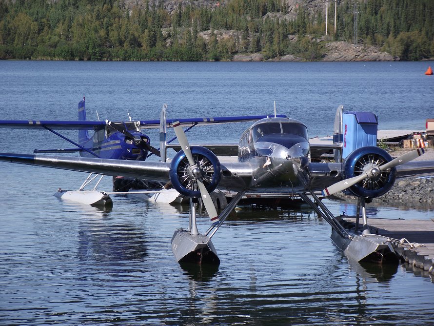 Beech 18 C-FWWV
