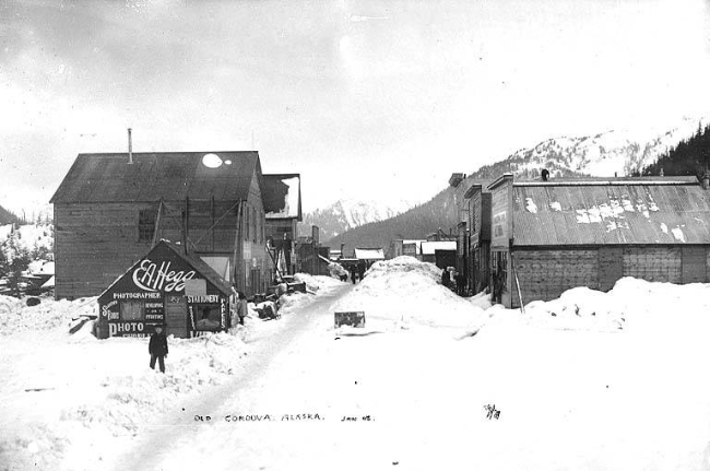 The E. A. Hegg studio in Cordova, Alaska, 1908. 