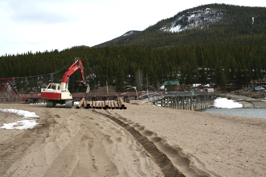 Construction of a new steel footbridge at Carcross, Yukon, in 2007
