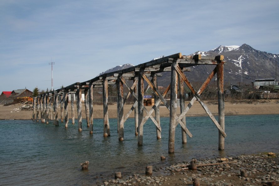 Construction of a new steel footbridge at Carcross, Yukon, in 2007