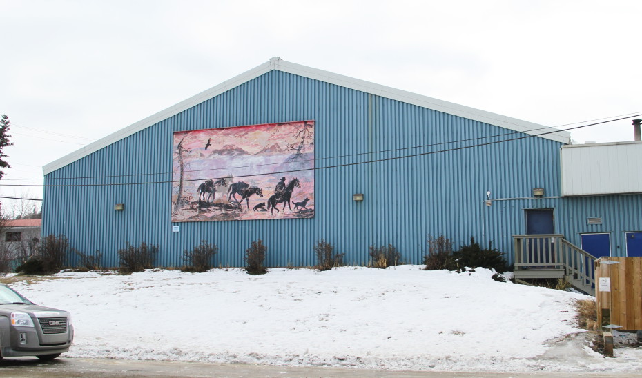 Mural 'Packtrain Assisting Surveyor', by Zina Eckdahl, in Whitehorse, Yukon