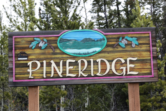 Pineridge community sign